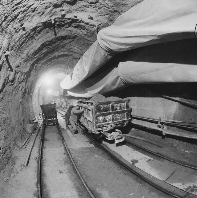 新中国首条地铁因战备而生！50多年后，北京织就一张巨大的地下轨道交通网